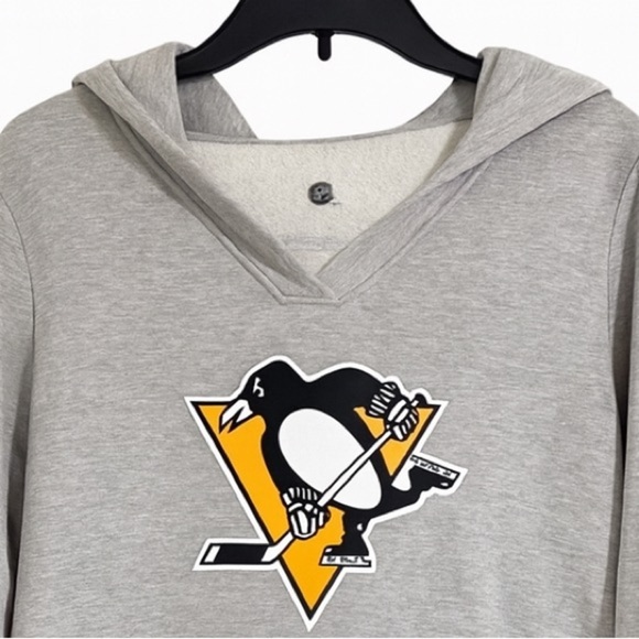 NHL Women’s Gray V-Neck Pittsburgh Penguins Hoodie – Size XL. Hockey Apparel - Picture 2 of 3